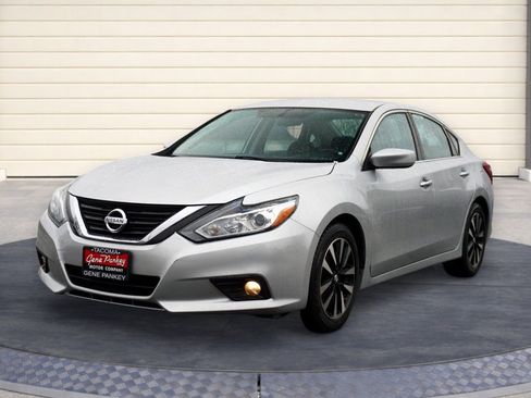 Used 2018 Nissan Altima 2.5 SV image 3