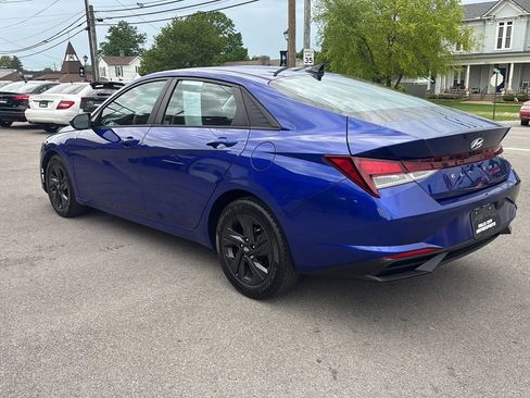 Used 2021 Hyundai Elantra SEL FWD image 9