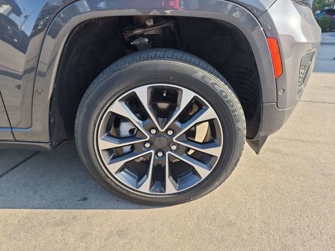 Used 2023 Jeep Grand Cherokee Overland AWD/4WD image 10