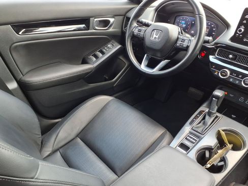Used 2024 Honda Civic Touring image 16