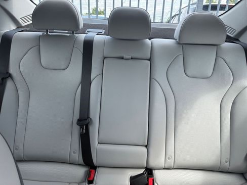 Used 2025 Hyundai Elantra Limited FWD image 36