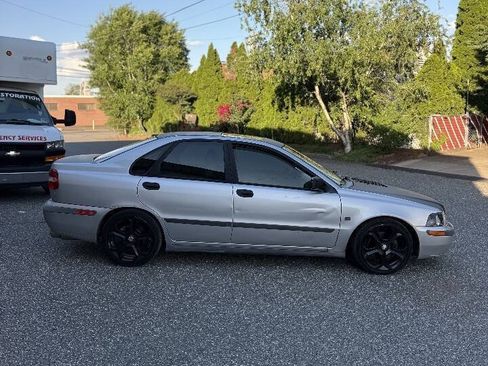 Used 2001 Volvo S40 FWD image 8