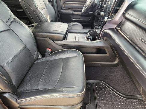 Used 2019 RAM 2500 Limited image 17