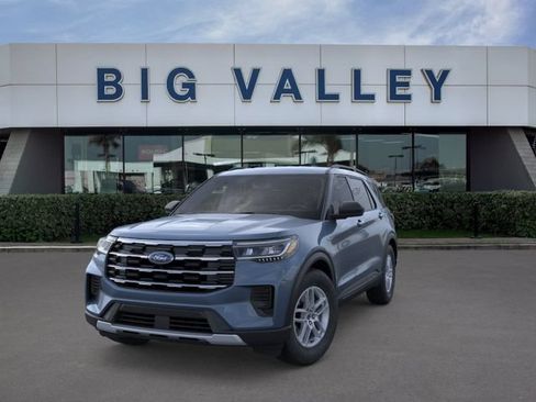 New 2026 Ford Explorer Active RWD image 2