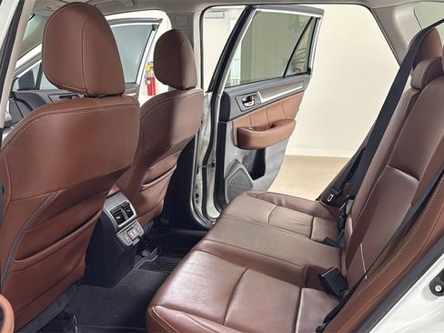 Used 2019 Subaru Outback 3.6R Touring image 15