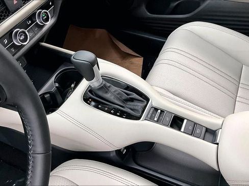 New 2026 Honda HR-V EX-L image 9