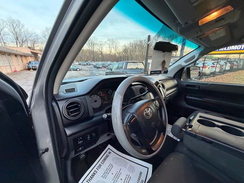 Used 2015 Toyota Tundra SR image 9