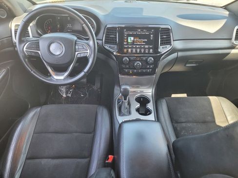 Used 2022 Jeep Grand Cherokee Laredo X image 11