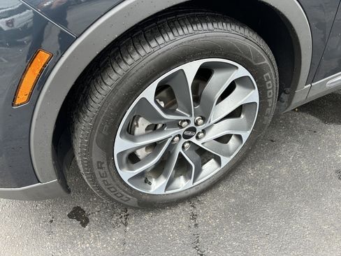 Used 2022 Lincoln Nautilus Reserve image 9