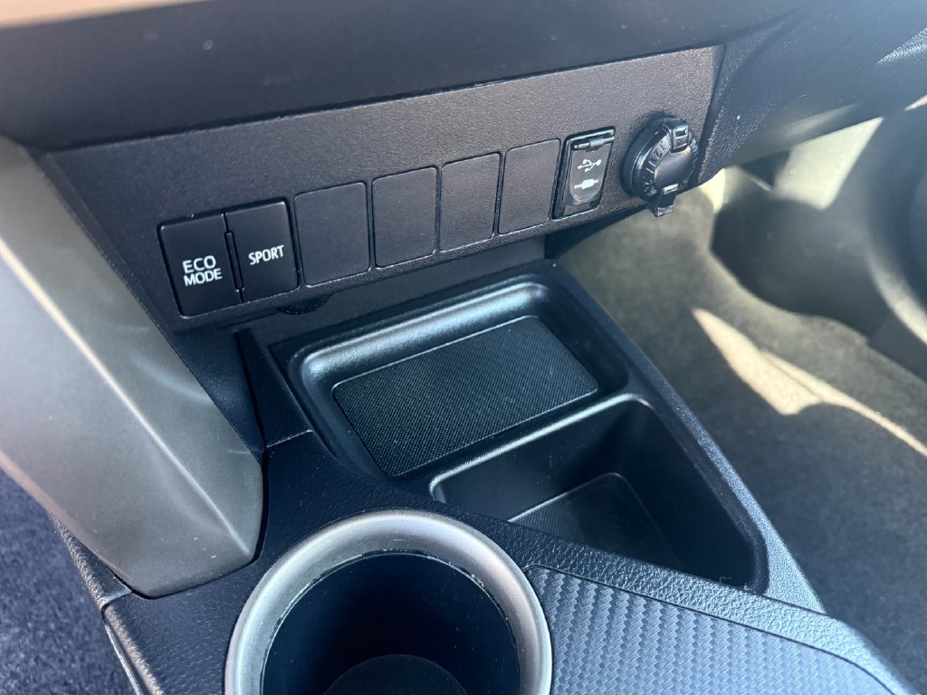 Used 2014 Toyota RAV4 XLE FWD image 18