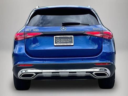 Used 2025 Mercedes-Benz GLC 300 4MATIC image 3