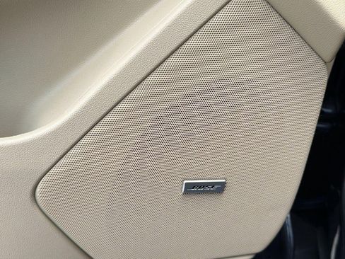 Used 2019 Cadillac XT5 FWD image 20