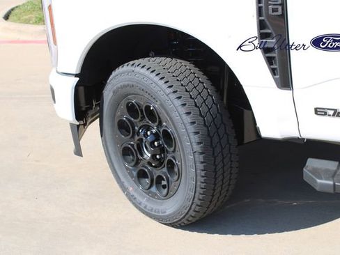 New 2026 Ford F250 Lariat w/ Black Appearance Package image 5