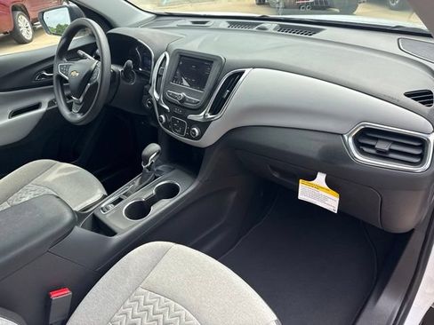 Used 2024 Chevrolet Equinox LS w/ LS Convenience Package FWD image 29