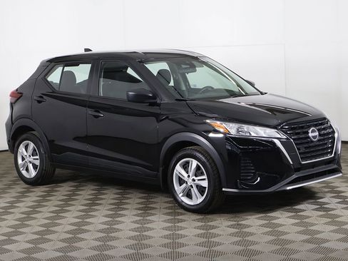 Used 2024 Nissan Kicks S FWD image 2