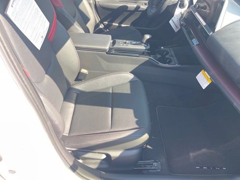 New 2026 Toyota Prius Plug-In Hybrid FWD image 17