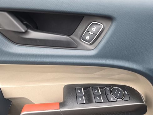 Certified 2025 Ford Maverick Lariat AWD/4WD image 20