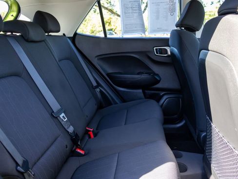 Certified 2022 Hyundai Venue SE w/ Cargo Package FWD image 13