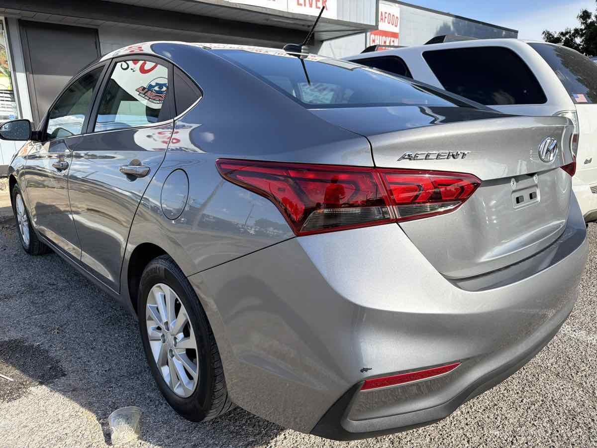 Used 2021 Hyundai Accent SEL w/ Cargo Package FWD image 4