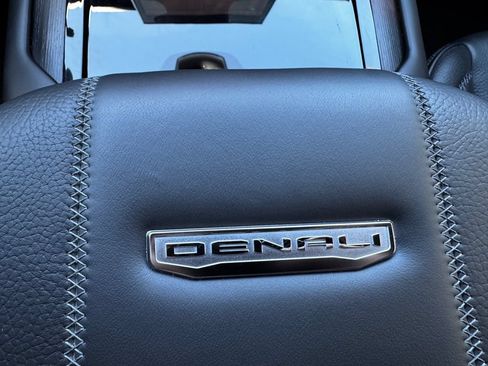Used 2025 GMC Yukon Denali w/ Sun & Power Step Package AWD/4WD image 25