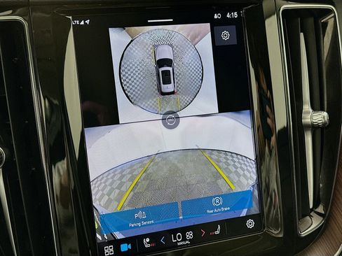 Used 2024 Volvo XC60 B5 Plus image 22