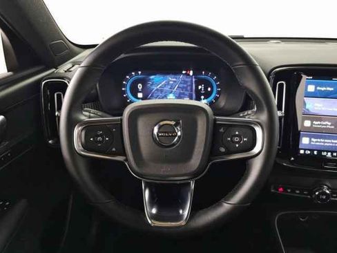 Certified 2025 Volvo XC40 B5 Plus image 22