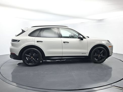 Certified 2026 Porsche Cayenne GTS AWD/4WD image 16