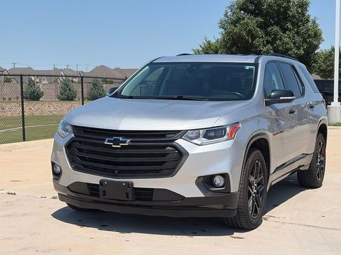 Used 2021 Chevrolet Traverse Premier w/ Redline Edition AWD/4WD image 3