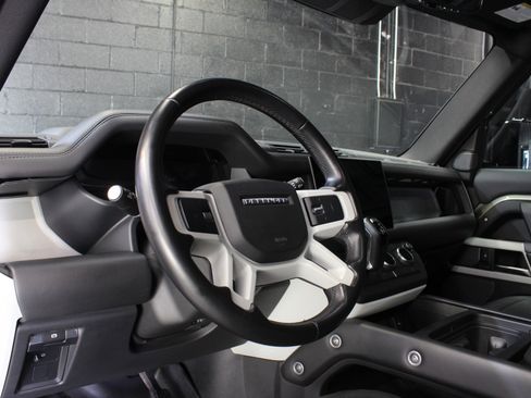 Used 2024 Land Rover Defender 110 SE image 26