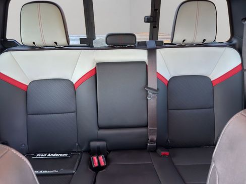 Used 2024 GMC Canyon AT4X image 18