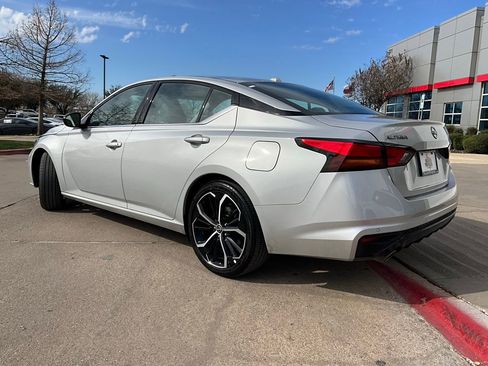 Used 2025 Nissan Altima 2.5 SR image 8