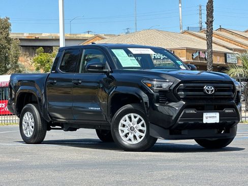 Used 2025 Toyota Tacoma SR5 RWD image 8