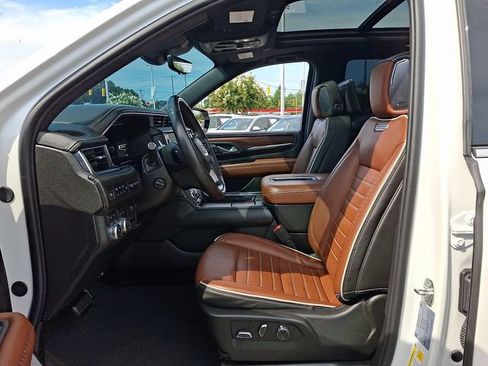 Used 2024 GMC Yukon Denali Ultimate AWD/4WD image 13
