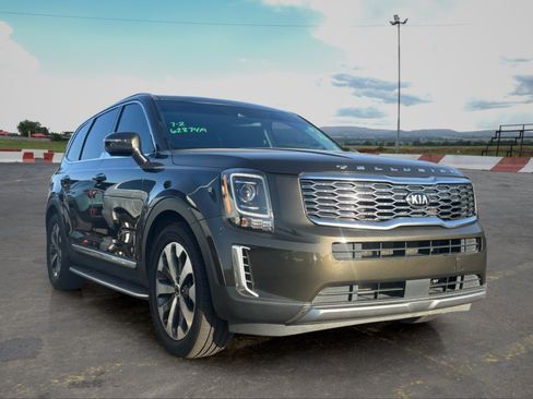 Used 2021 Kia Telluride S FWD image 2