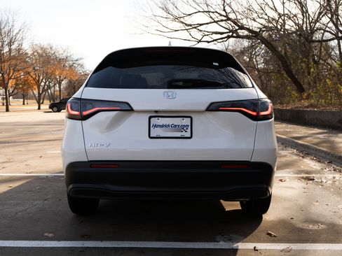 Certified 2026 Honda HR-V LX image 8