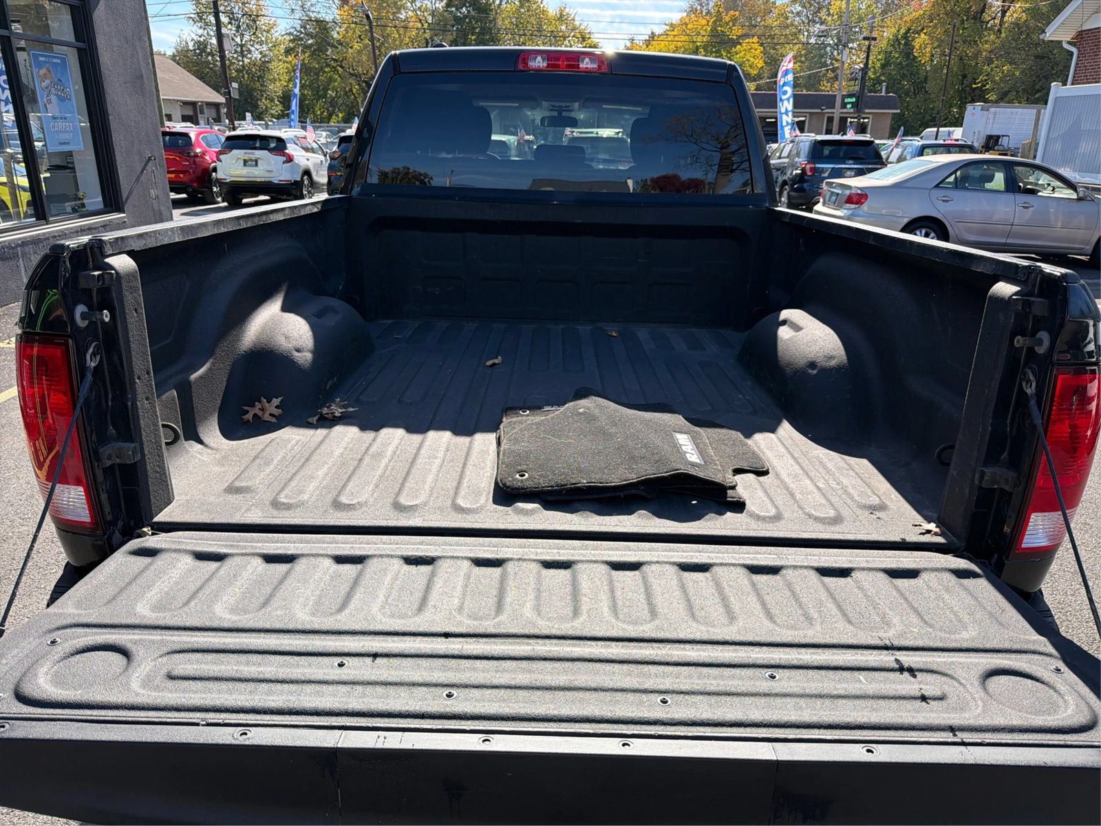 Used 2017 RAM 1500 Express w/ Express Value Package AWD/4WD image 13