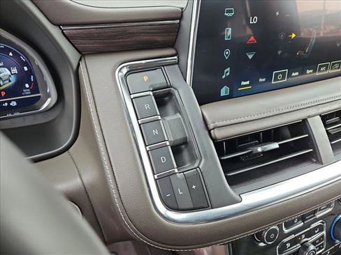Used 2024 Chevrolet Suburban LT AWD/4WD image 12