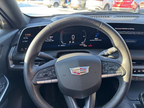 Used 2024 Cadillac XT4 Premium Luxury image 15