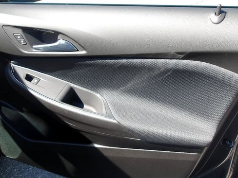 Used 2019 Chevrolet Cruze LT image 28