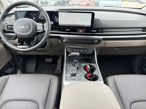 New 2026 Kia Carnival FWD image 9