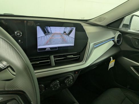 New 2026 Chevrolet Trax LS FWD image 21