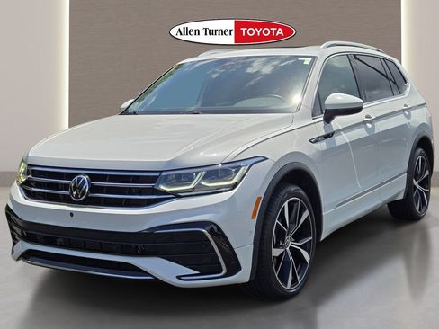 Used 2024 Volkswagen Tiguan SEL R-Line AWD/4WD image 3