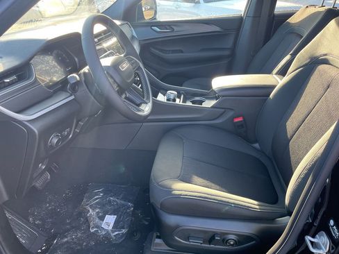 New 2025 Jeep Grand Cherokee Laredo X image 19