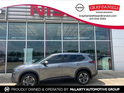 Used 2026 Nissan Rogue SV FWD image 1