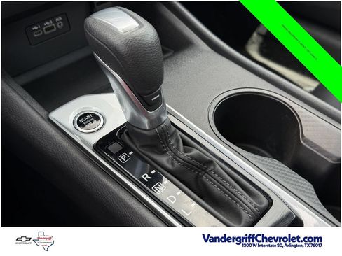 Used 2025 Nissan Altima 2.5 SV FWD image 18