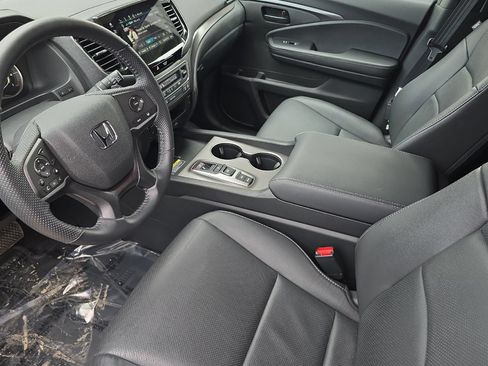 Used 2025 Honda Passport EX-L image 7