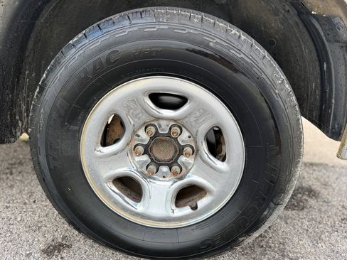 Used 2004 Chevrolet Silverado 1500 W/T image 17