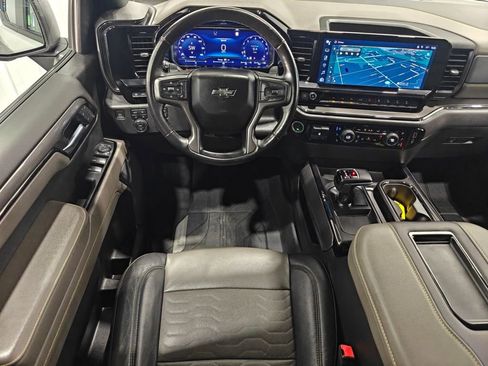 Used 2022 Chevrolet Silverado 1500 ZR2 w/ Technology Package AWD/4WD image 4