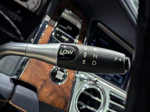 Used 2019 Rolls-Royce Dawn RWD image 11