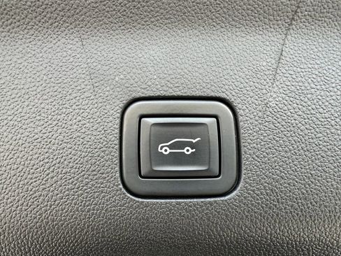 Used 2022 Chevrolet Tahoe LT w/ LT Signature Plus Package AWD/4WD image 18
